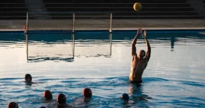 Wasserball-Wetten in der Schweiz: was Quoten, Limiten und Fristen kosten